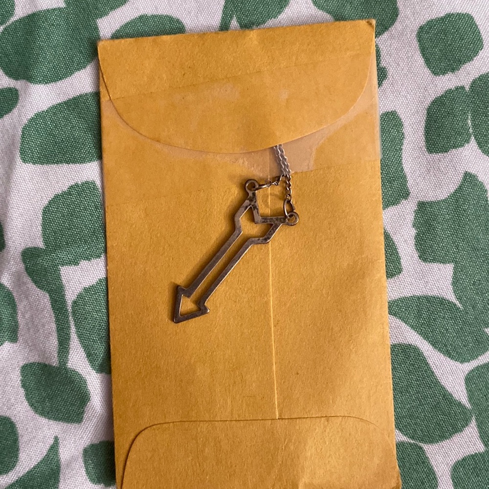 Silver Necklace ( arrow )